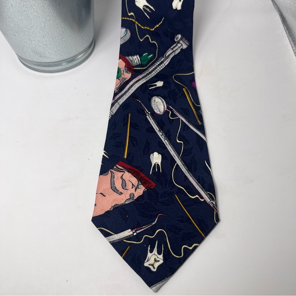 Nicole Miller Vintage Men’s Silk Dental Themed Neck Tie Navy‎ blue
